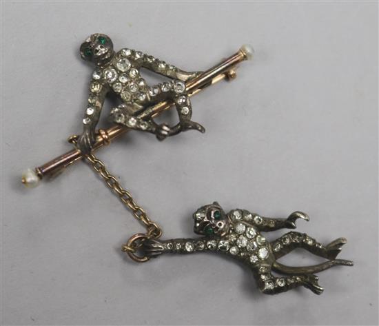 A paste set hanging monkey brooch, overall 75mm.